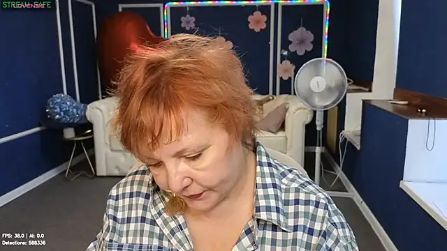 Kira_Kenett live
