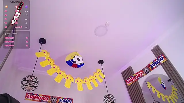 Amara_Davis1 live
