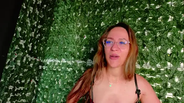 Nicole_Bliss live