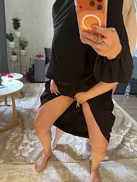 Emilia_Secrets live