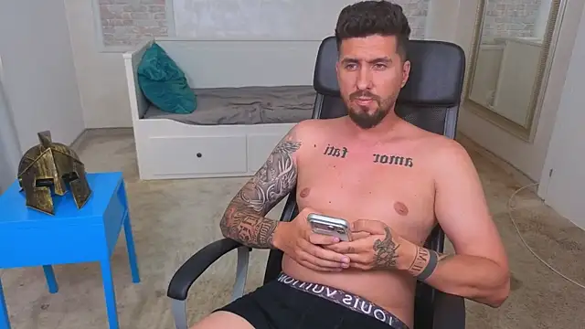 LoganStroud live