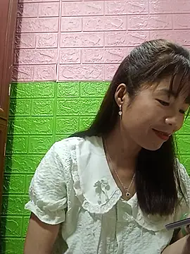 AmyLinee01 live