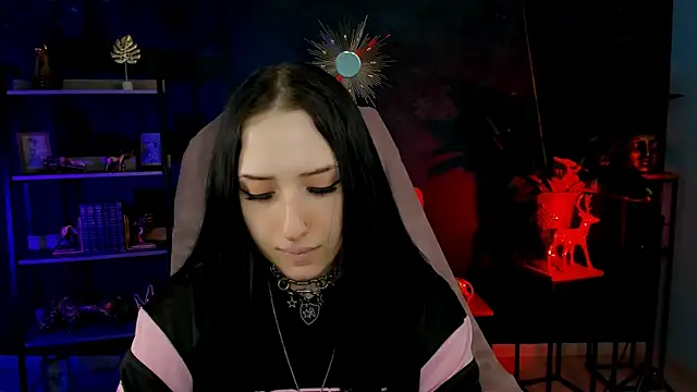 MonicaLowes live