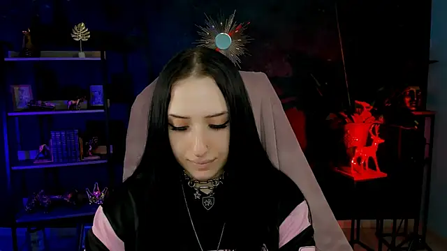 MonicaLowes live