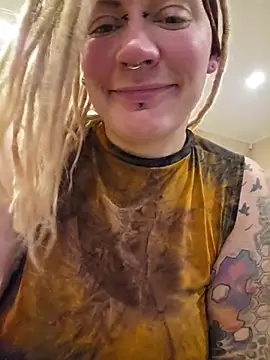 PinkTheHawk live