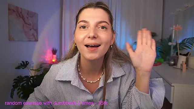 LucreciaStorm live
