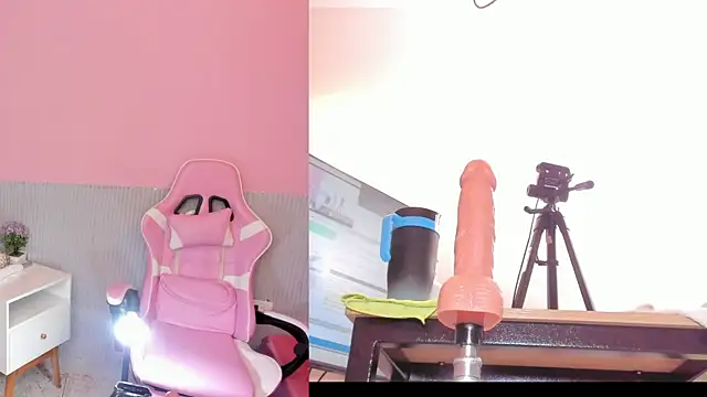 Laraebony_ live
