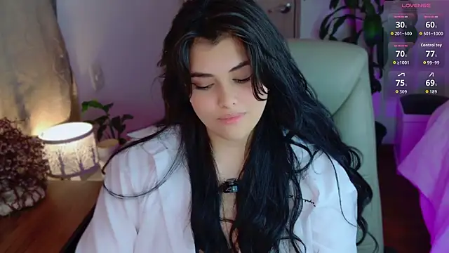Nannicutee live