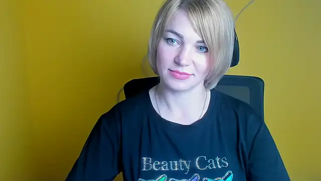 CuttieEmma live
