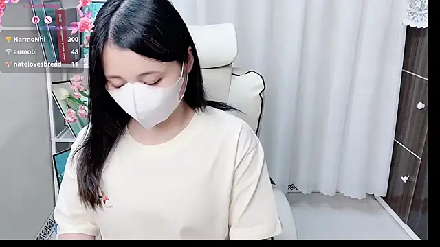 Clover_Nhi live