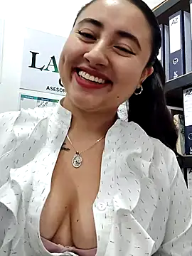 _Sarah-Office1 live