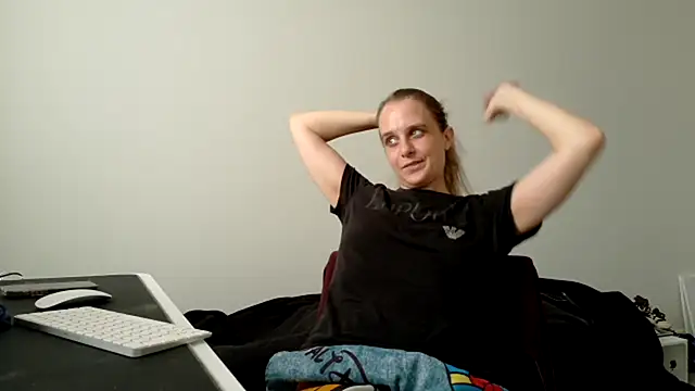 Chantalee live