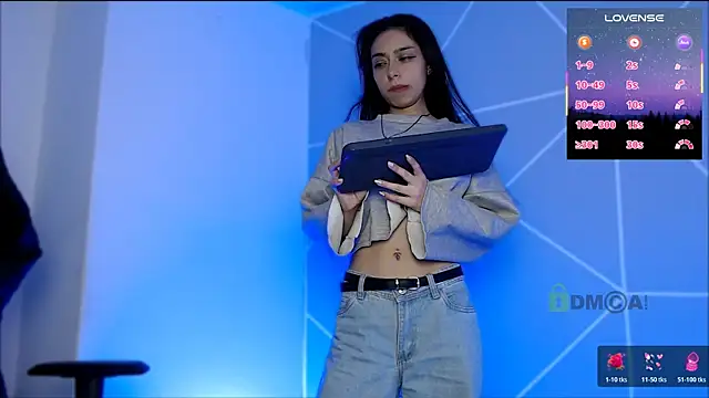 lilylouisee live