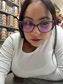 Angie_e live
