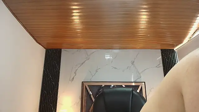 AuroraDiaz live
