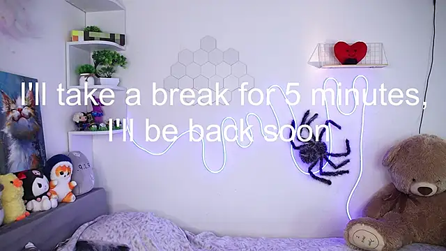 Emmie_shy live