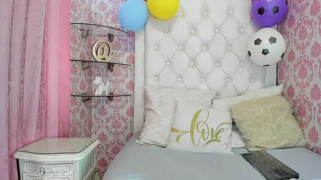 Escarleth_Fox live