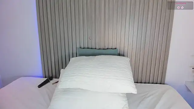 Karlie_moore_ live