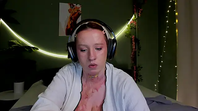 Maya_foxy live