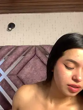 LunaMoore_Pink live
