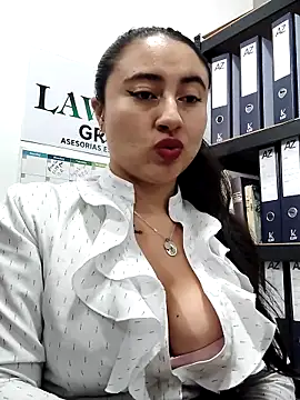 _Sarah-Office1 live