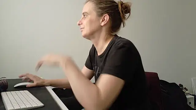 Chantalee live