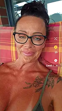 Misses-Cougar live