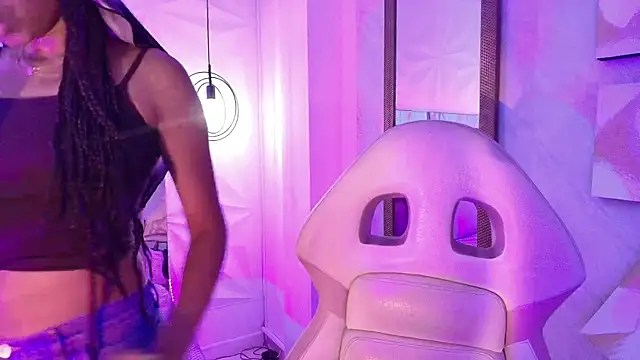 Queen_perla_ live