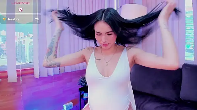 linda-es live