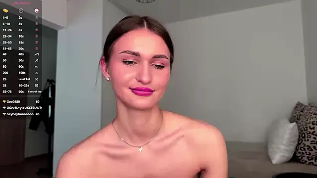 HallieHollo live