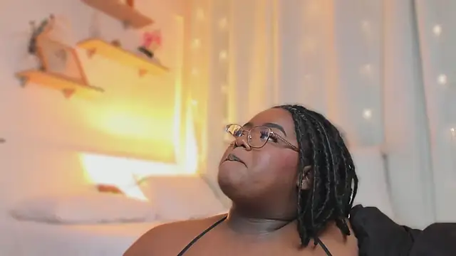 Ayanaa_Ebony_ live