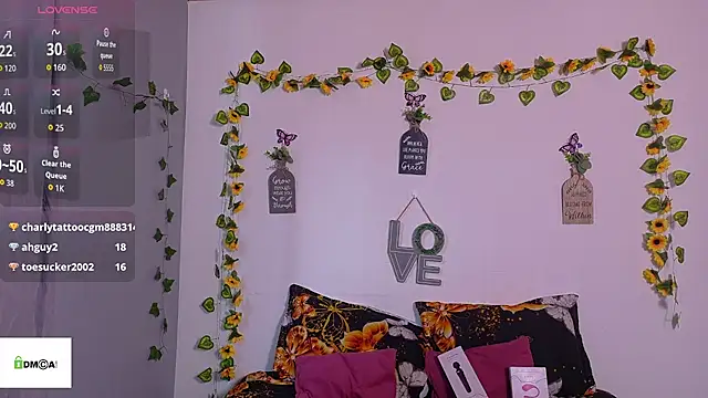 emiily_curly live