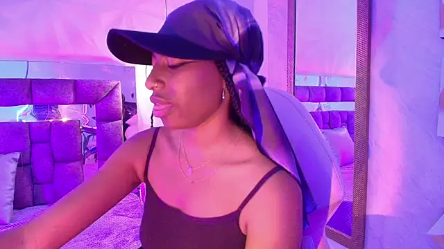 Queen_perla_ live