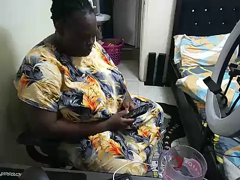 Sweetthick001 live