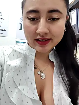 _Sarah-Office1 live