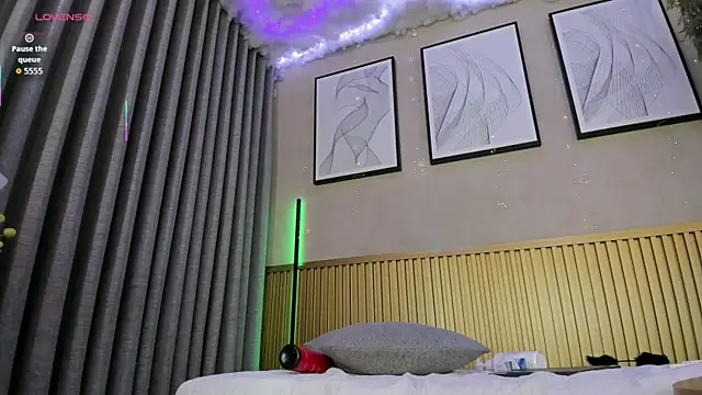 Angela_Reed live