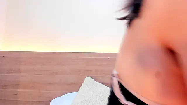 thamiina__ live