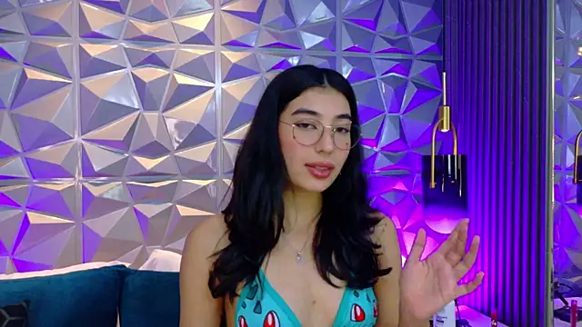 AdelineJhones live