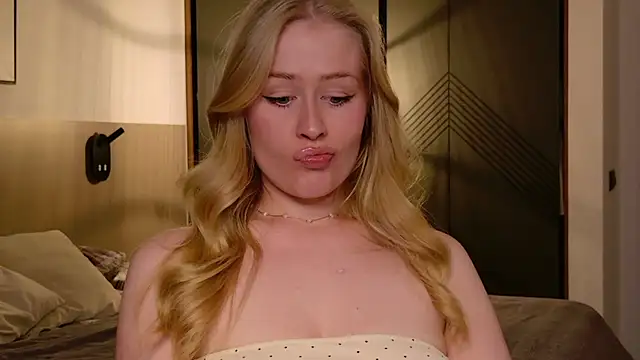 JuliaJaee live