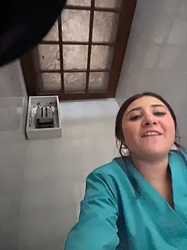 Nahomy_benet live