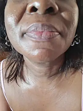 Lucylin12 live
