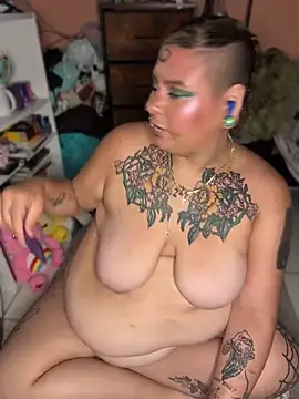 DivineBBWPoison live