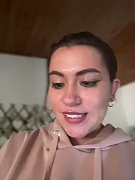 NikkiNix live