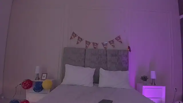Emma-Velez live