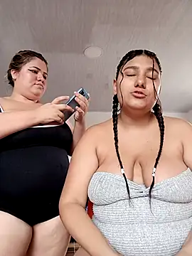 Sara_y_Amy live
