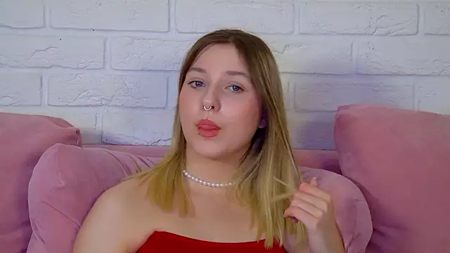 TinnaBurton live