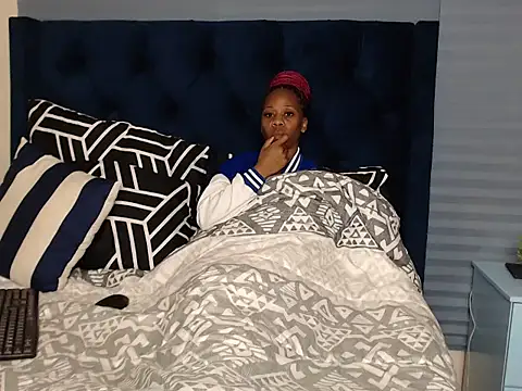 QUEENMANDYY live