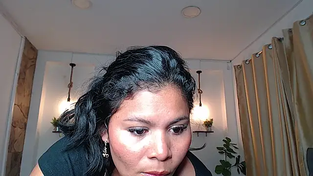 Emma_hassani live