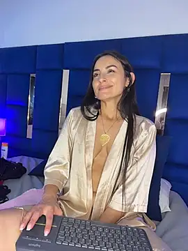 velvetlunaa_ live