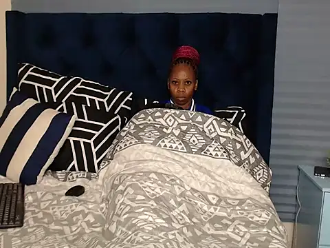 QUEENMANDYY live